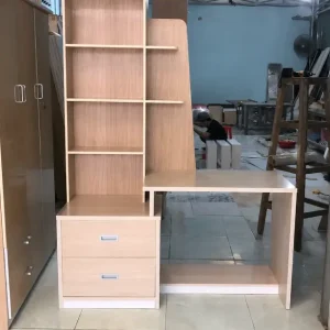 Bàn học nhựa Đài Loan nhỏ gọn cho bé BH68