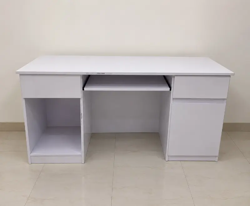 Bàn nhựa Vincoplast thiết kế đơn giản BHV07